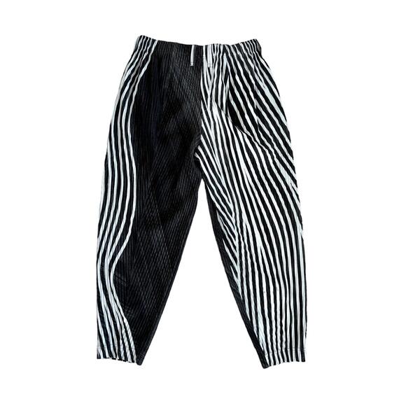 ISSEY MIYAKE HOMME PLISSE Pleated Black/White Trousers - Picture 2 of 8